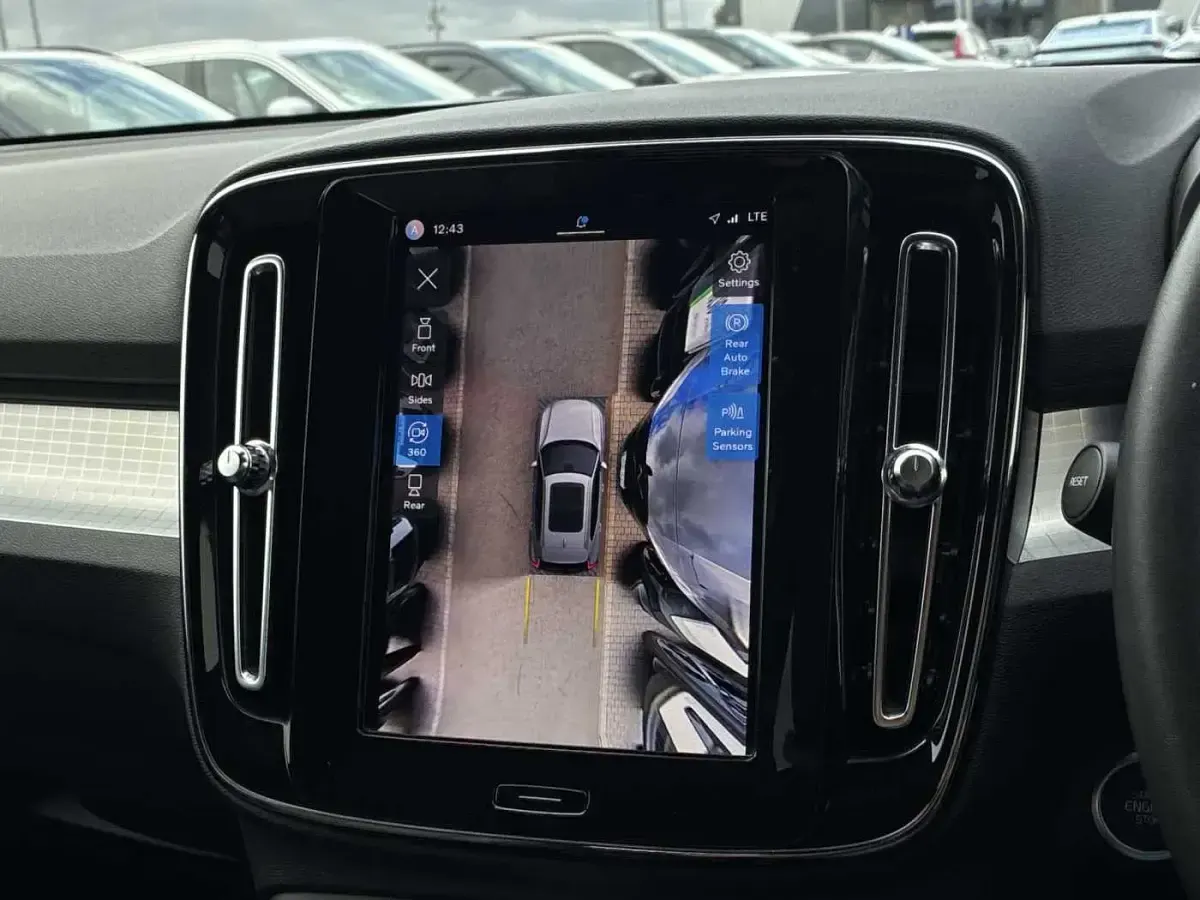 Used Volvo XC40 Plus 163 HP (119 kW) 2023 SUV