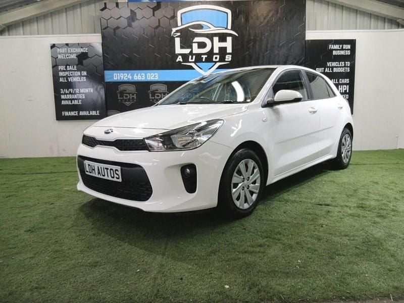 Used Kia Rio 83 HP (61 kW) 2019 White Hatchback