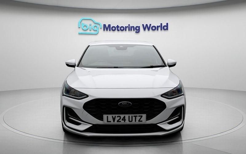 Käytetty Ford Focus ST-Line 155 HP (114 kW) 2024 Valkoinen Viistoperä
