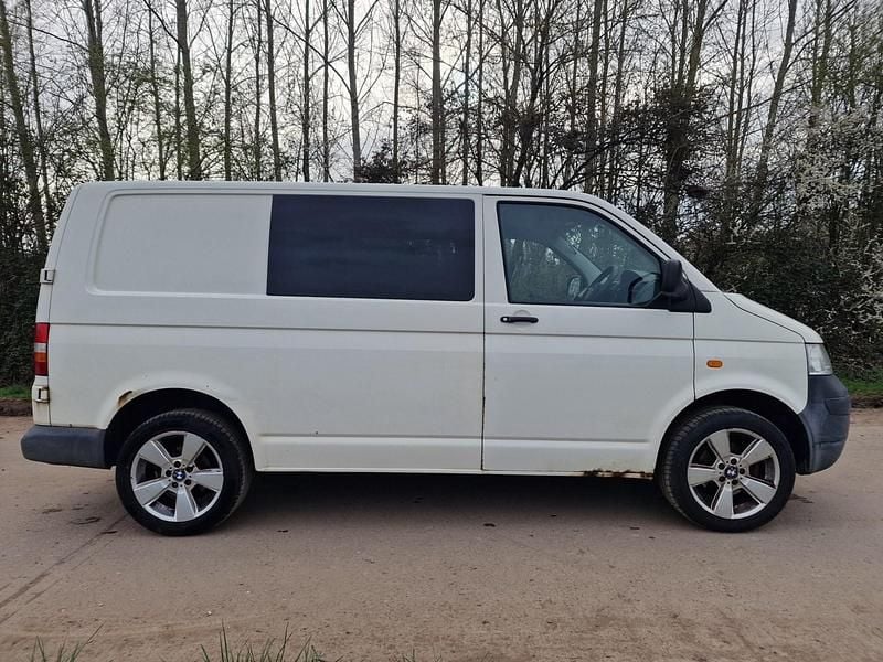 Used VW Transporter 102 HP (75 kW) 2007 White Van