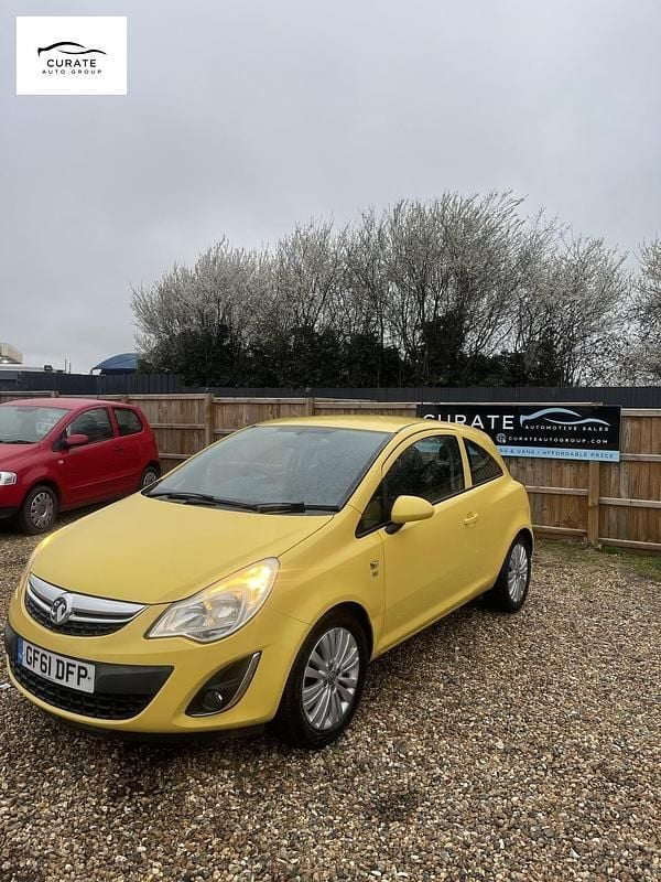 Used Vauxhall Corsa Excite 85 HP (62 kW) 2011 Yellow Hatchback