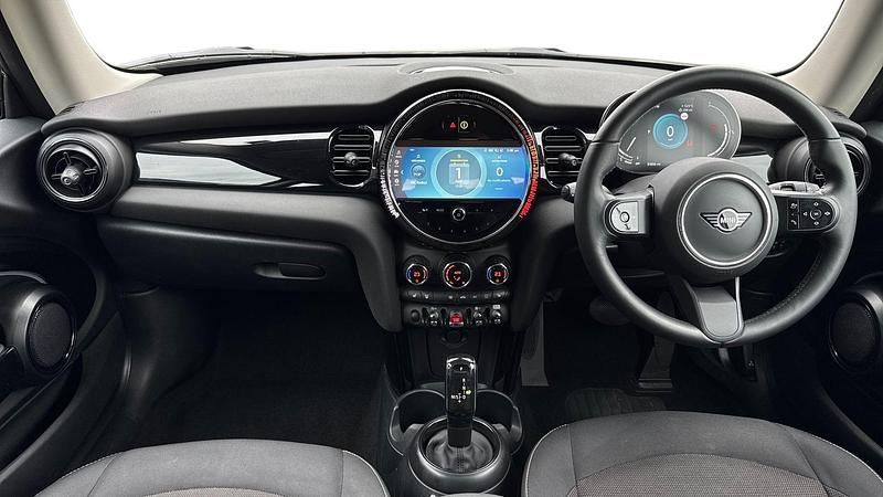 Used Mini Cooper Classic 134 HP (98 kW) 2023 Silver Hatchback