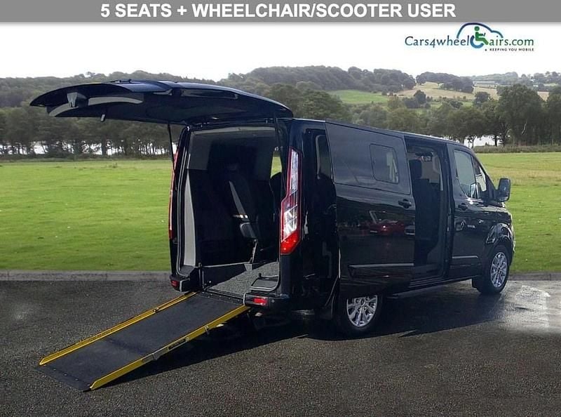 Black Used 2019 Ford Tourneo Custom Titanium MPV | £19,995 (Good price) - Image 1/4