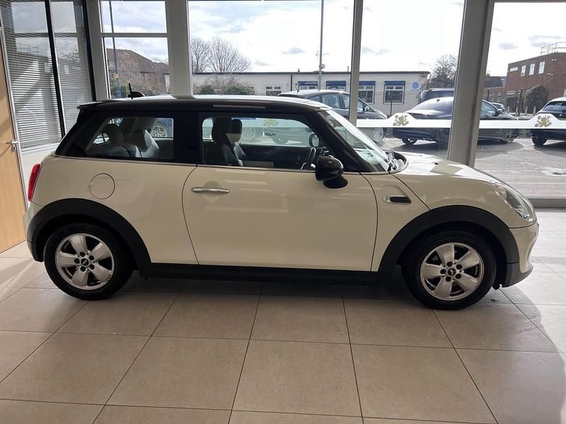 Used Mini Cooper Hatch 2014 White Hatchback