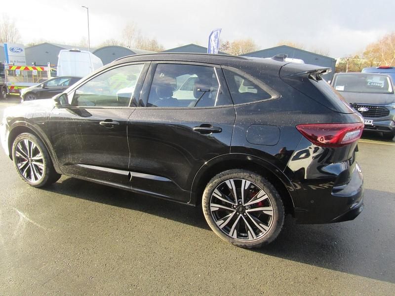 Usado Ford Kuga ST-Line X 2024 Negro SUV