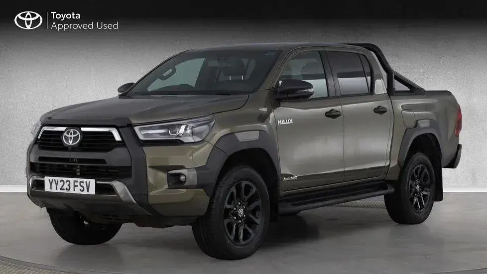Used Toyota HiLux 204 HP (150 kW) 2023 Bronze Pickup