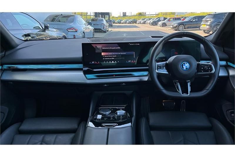Begagnad BMW i5 M Sport 250 kW (340 HK) 2023 Blå Sedan