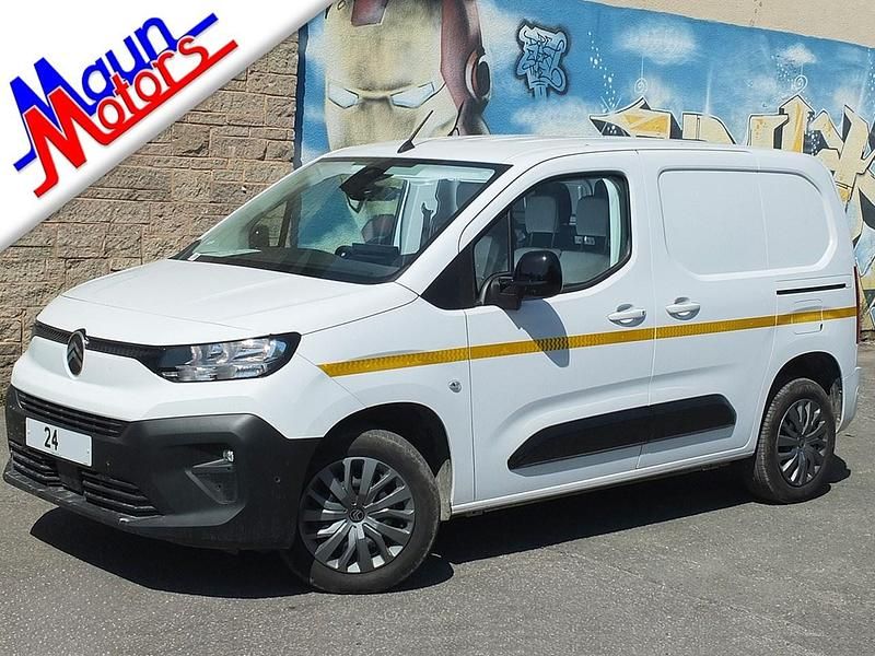 White Used 2024 Citroën Berlingo MPV | £14,995 (A bit pricey) - Image 1/4