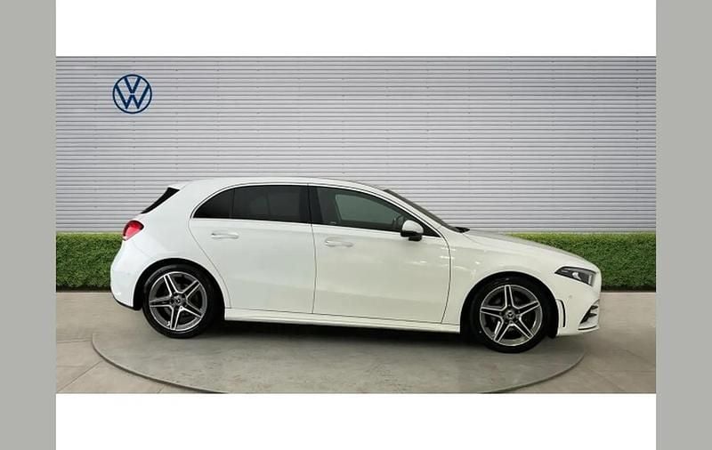 Used Mercedes A180 AMG Line Premium 136 HP (100 kW) 2019 White Hatchback