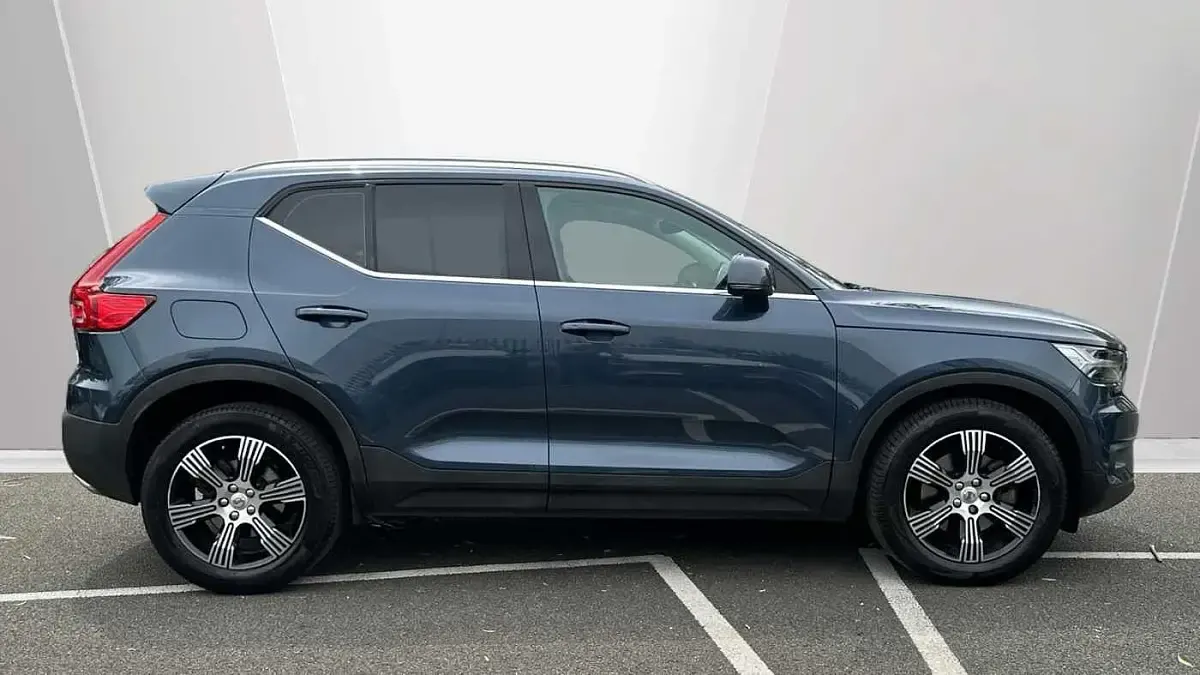 Used Volvo XC40 Inscription 190 HP (139 kW) 2018 Blue SUV