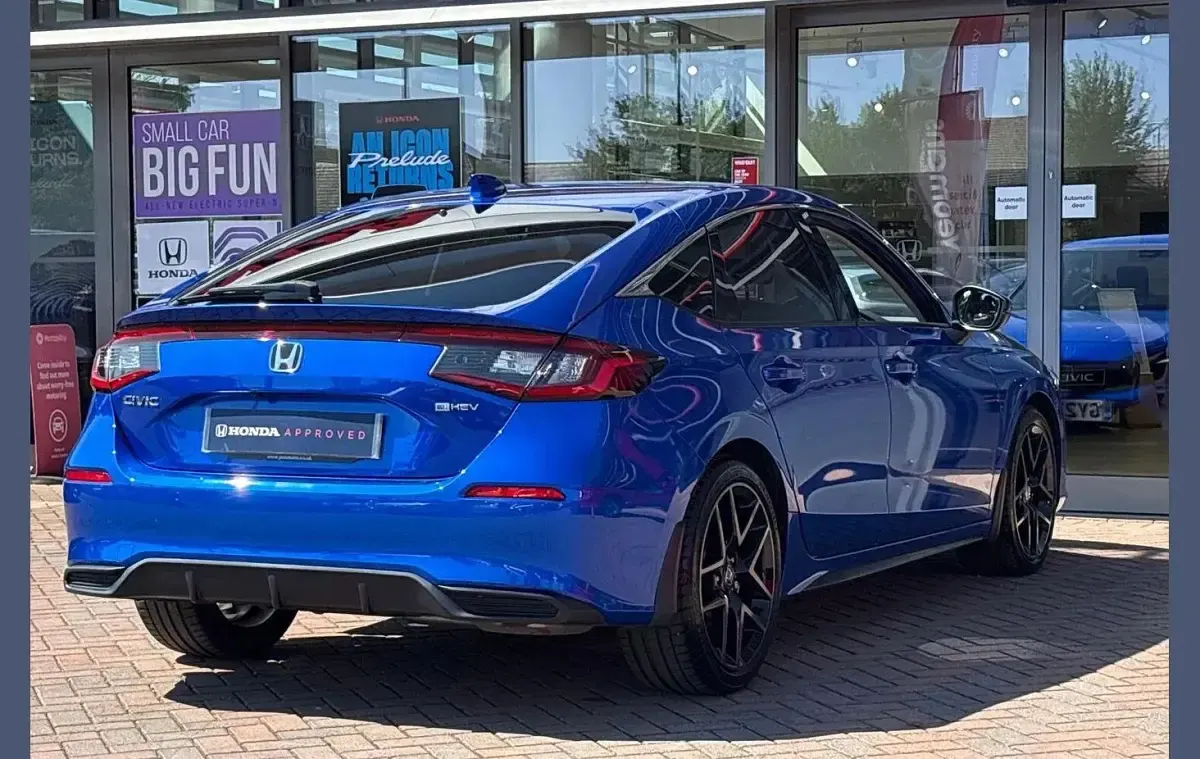 Used Honda Civic Advance 184 HP (135 kW) 2023 Crystal blue Hatchback