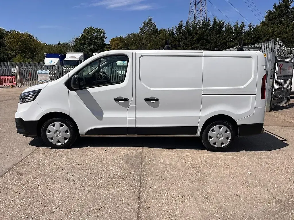 Used Renault Trafic Business 2023 White MPV