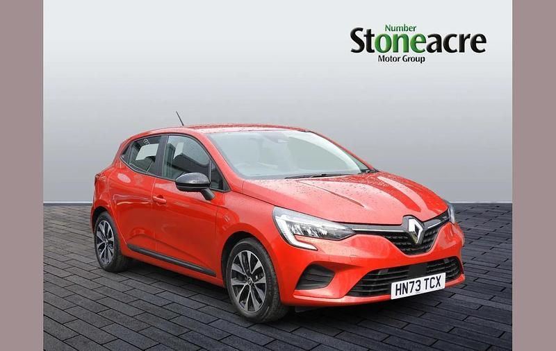 Used Renault Clio V Evolution 90 HP (66 kW) 2023 Red Hatchback