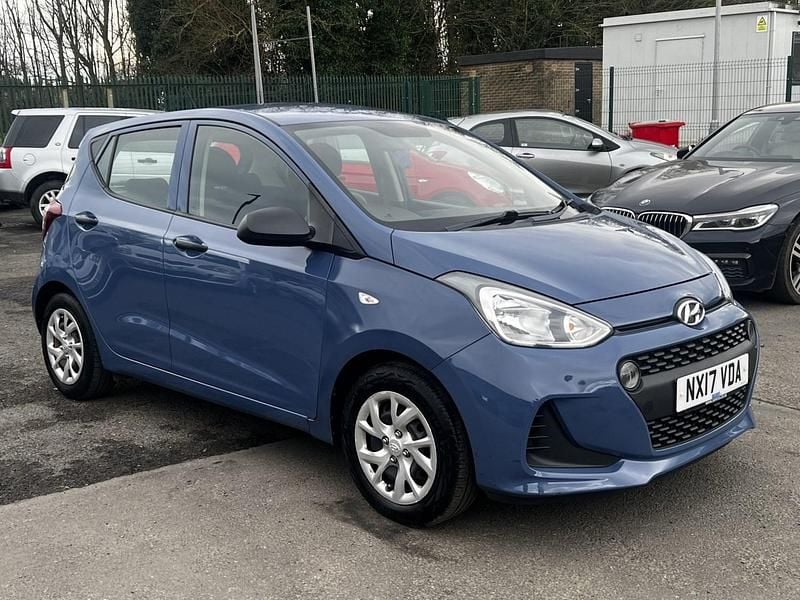 Used Hyundai i10 66 HP (48 kW) 2017 Blue Hatchback