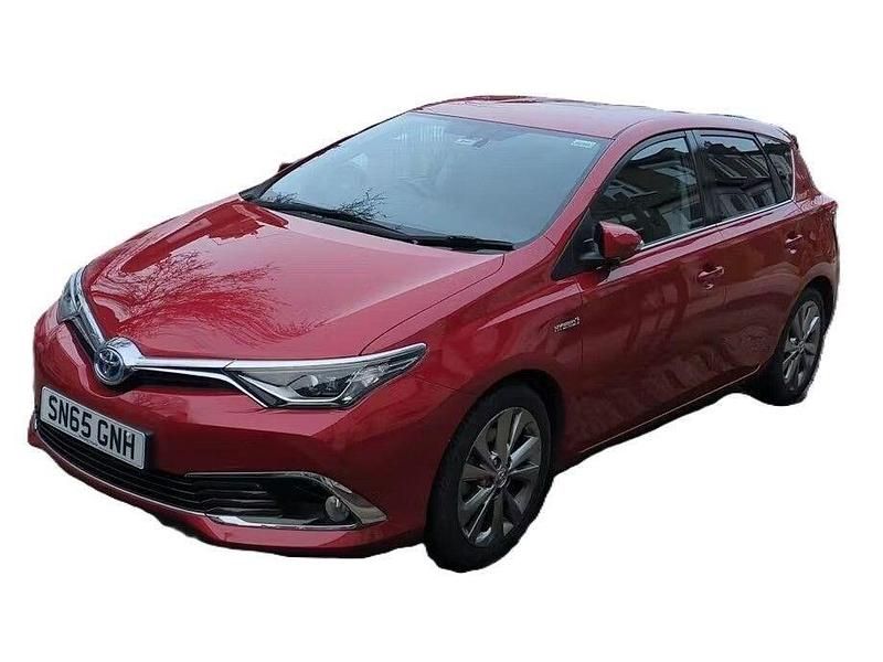 Used Toyota Auris Hybrid 136 HP (100 kW) 2015 Red Hatchback