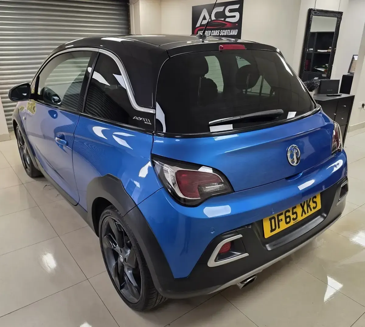 Second-hand Vauxhall Adam Rocks 2015 Albastru Hatchback