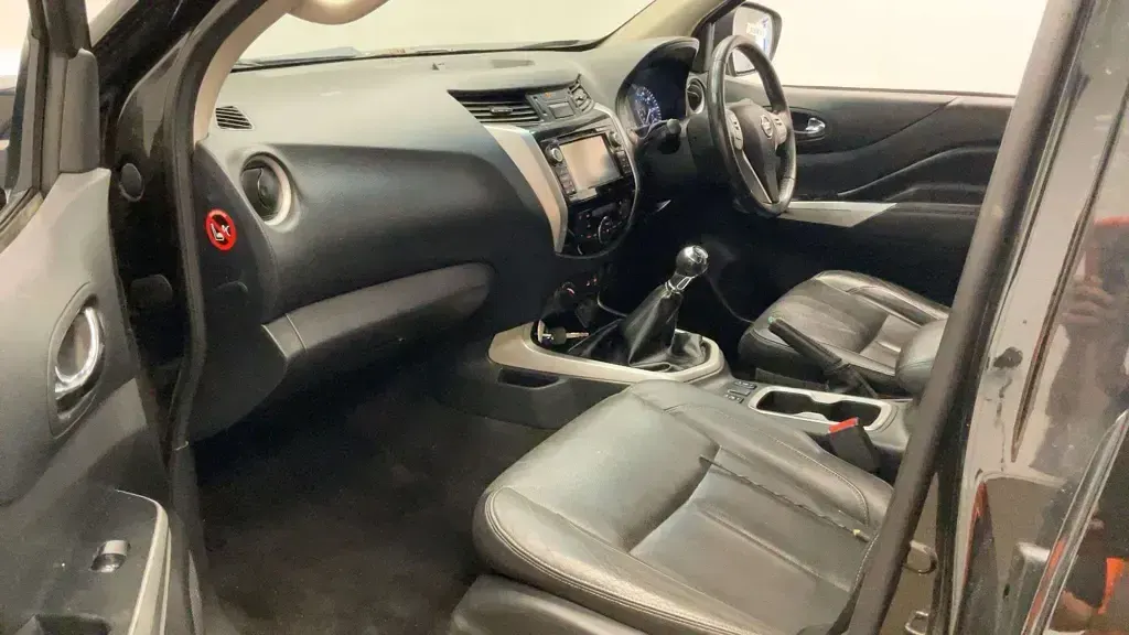 Used Nissan Navara Tekna 2017 Black Pickup