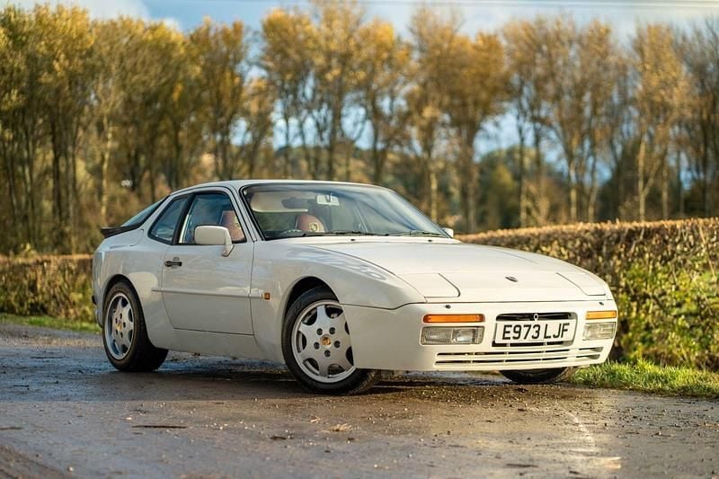 White Used 1987 Porsche 944 Sedan | £15,000 - Image 1/4