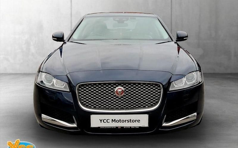 Used Jaguar XF Portfolio 241 HP (177 kW) 2018 Blue Sedan