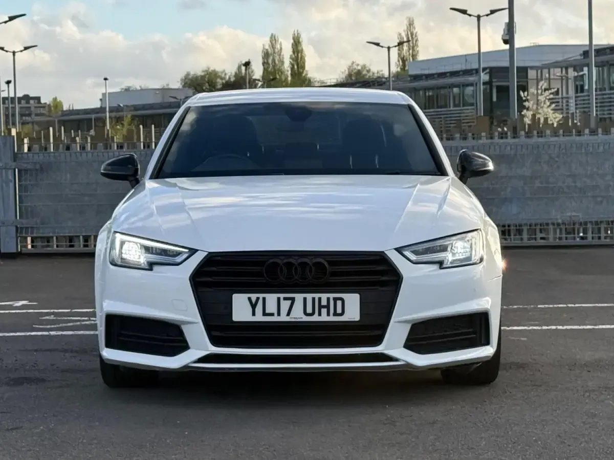 Usado Audi A4 Black Edition 150 CV (110 kW) 2017 Blanco Berlina