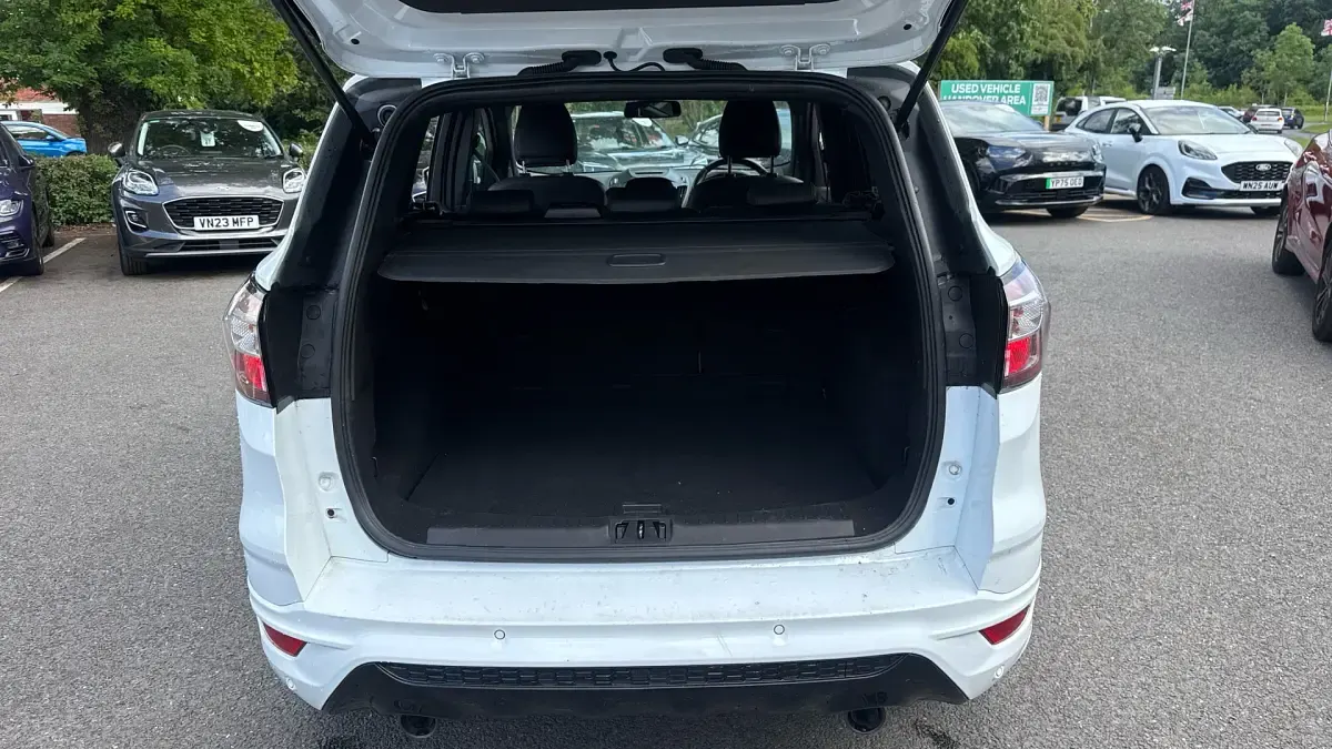 Used Ford Kuga ST-Line 180 HP (132 kW) 2018 White SUV