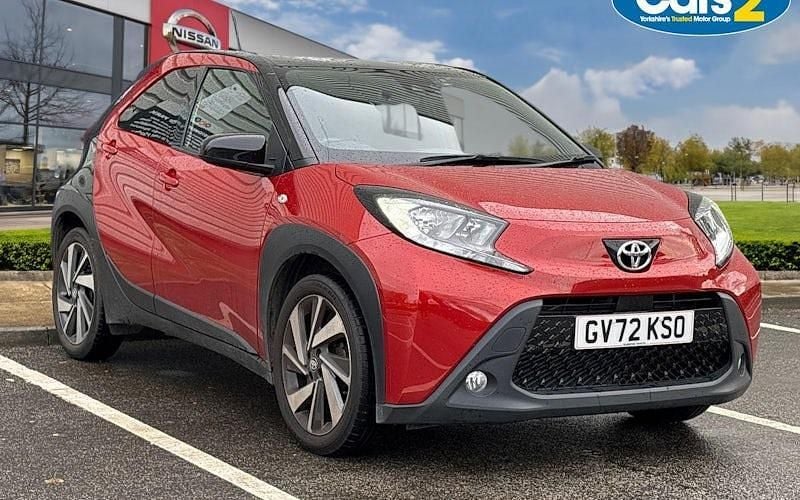 Used 2025 Toyota Aygo X SUV | £12,590 (Good price) - Image 1/4