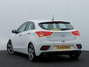 Used Hyundai i30 Turbo 186 HP (136 kW) 2015 White Hatchback