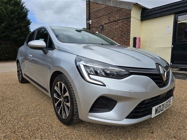 Silver Used 2021 Renault Clio V Iconic Hatchback | £13,995 (Fair price) - Image 1/1