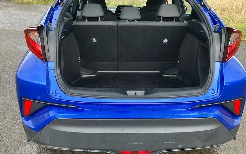 Used Toyota C-HR 122 HP (89 kW) 2023 SUV