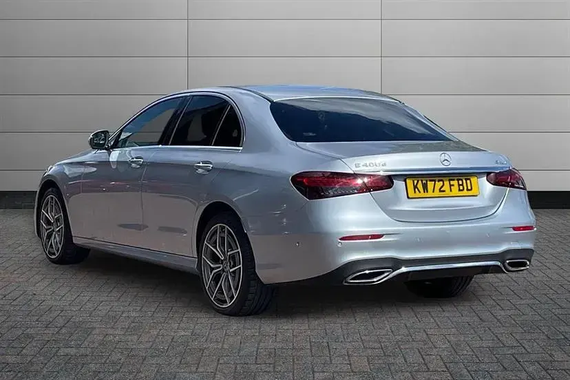Begagnad Mercedes E400 AMG Line Premium 334 HK (245 kW) 2023 Silver Sedan
