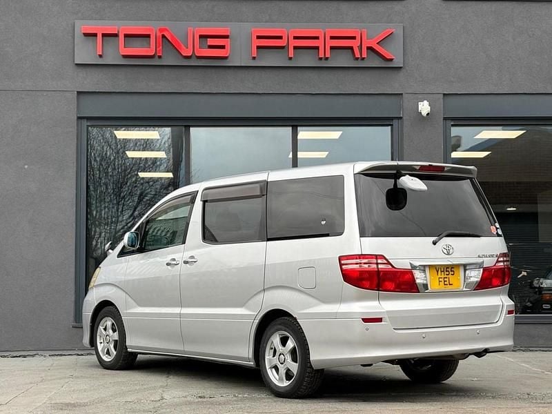 Usado Toyota Alphard 2025 Prateado Monovolume