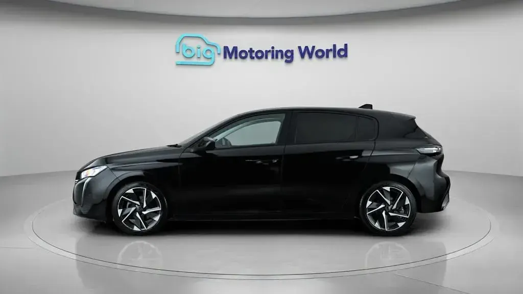 Used Peugeot 308 Allure Premium 130 HP (95 kW) 2022 Black Hatchback
