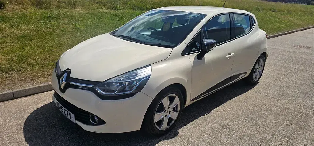 Used Renault Clio IV Dynamique 2015 Cream Hatchback