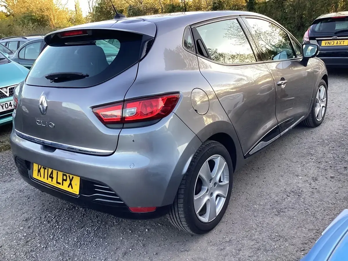 Used Renault Clio Dynamique 75 HP (55 kW) 2014 Grey Hatchback