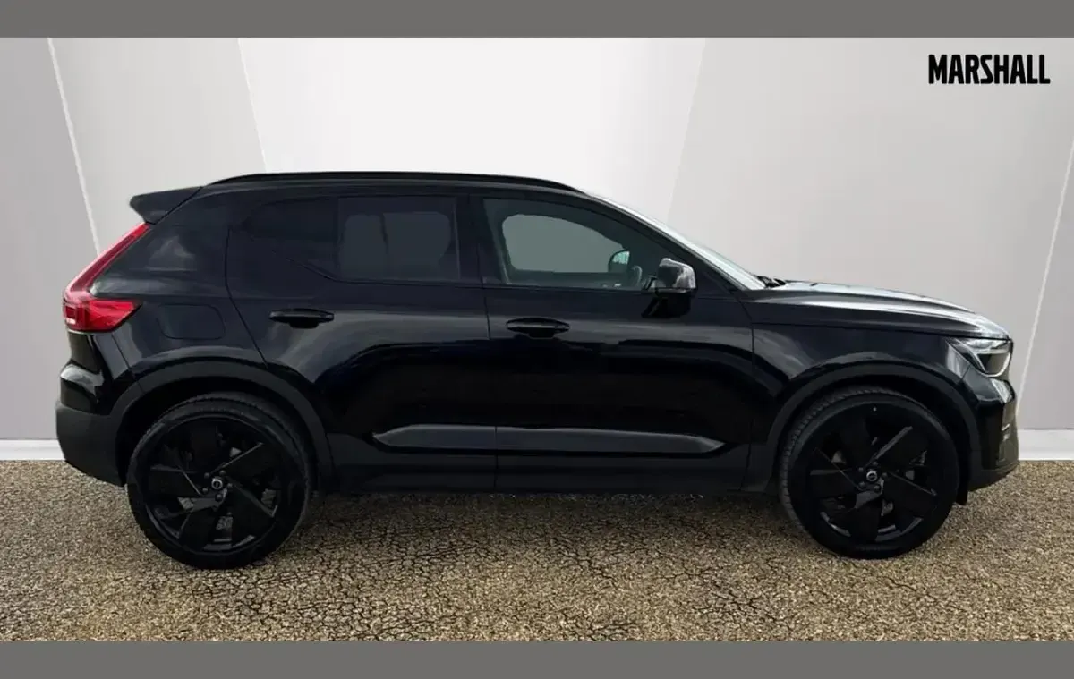 Used Volvo XC40 Plus 194 HP (142 kW) 2025 Black SUV