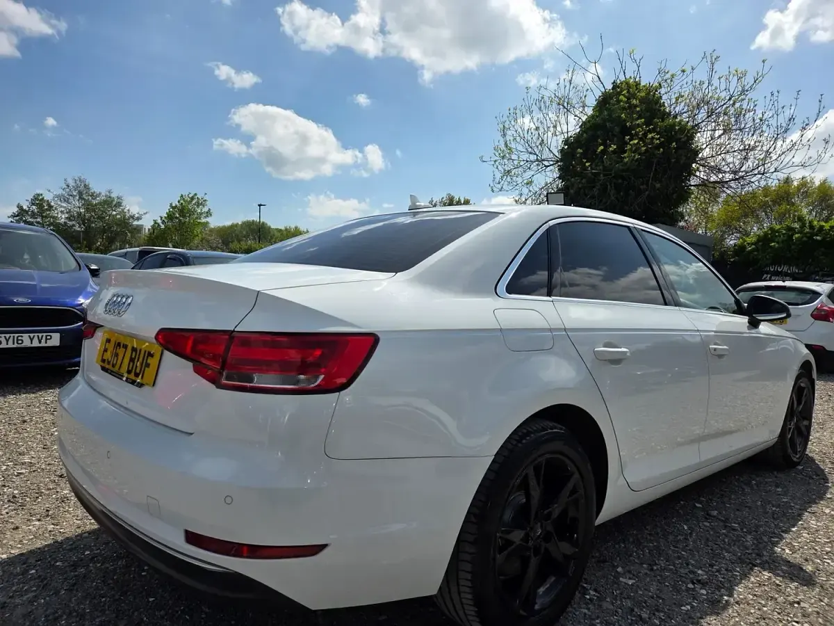 Used Audi A4 Sport 150 HP (110 kW) 2017 White Sedan