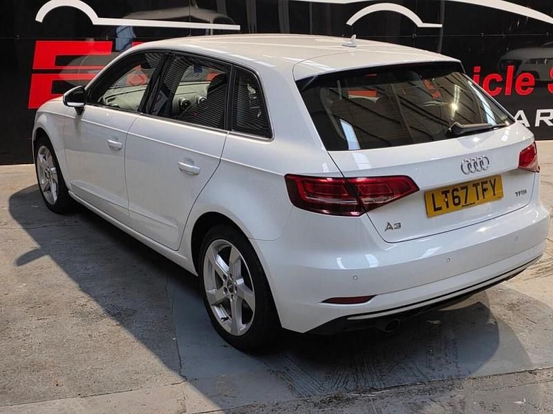 Used Audi A3 Sportback Sport 116 HP (85 kW) 2017 White Hatchback