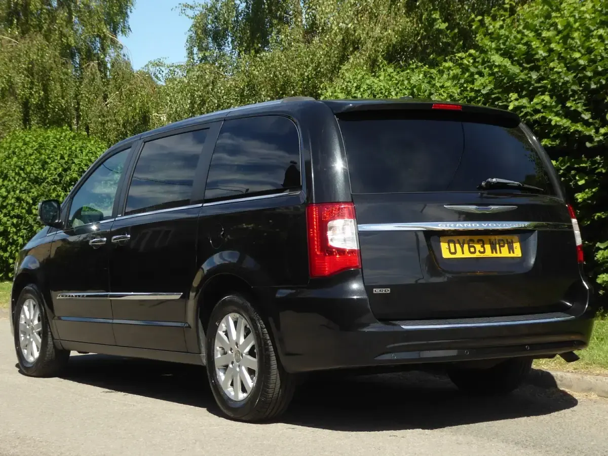 Used Chrysler Grand Voyager Limited 178 HP (130 kW) 2013 Black MPV