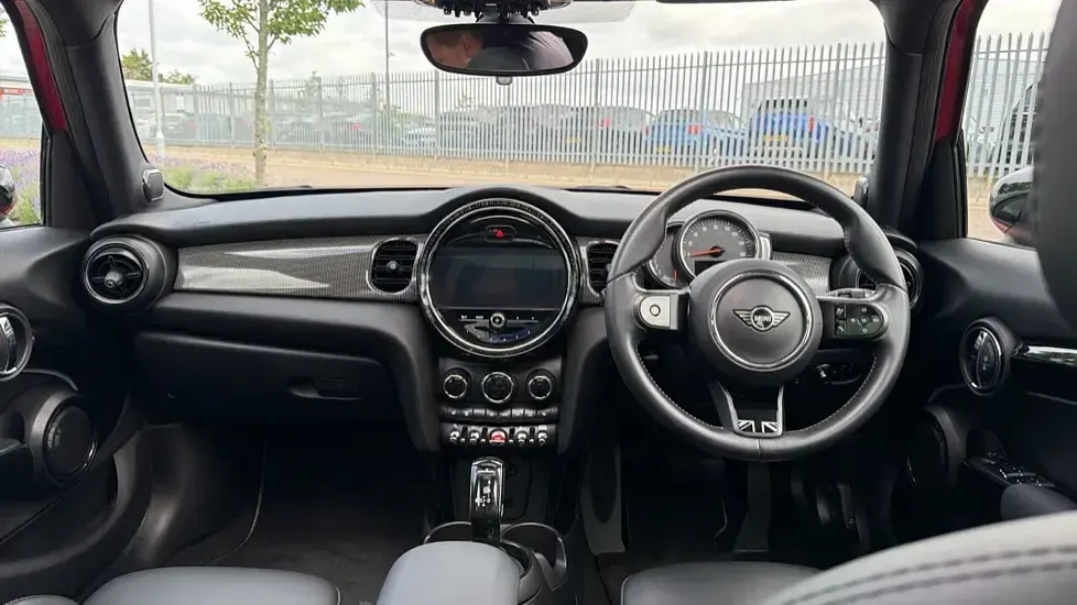 Used Mini Cooper Exclusive 134 HP (98 kW) 2022 Red Hatchback