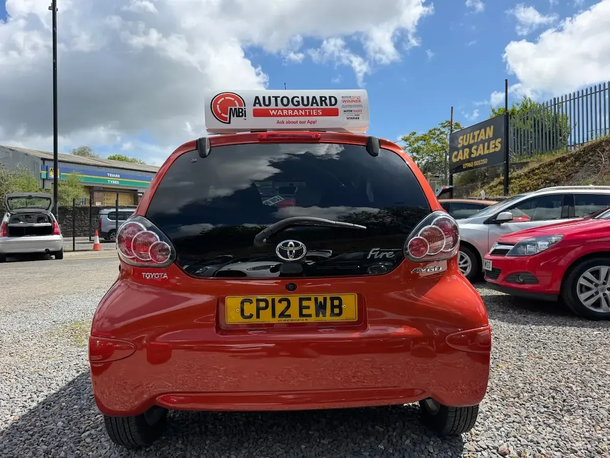 Used Toyota Aygo 68 HP (50 kW) 2012 Red Hatchback
