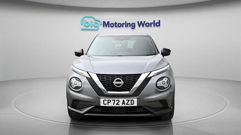 Used Nissan Juke N-Connecta 114 HP (83 kW) 2023 Grey SUV