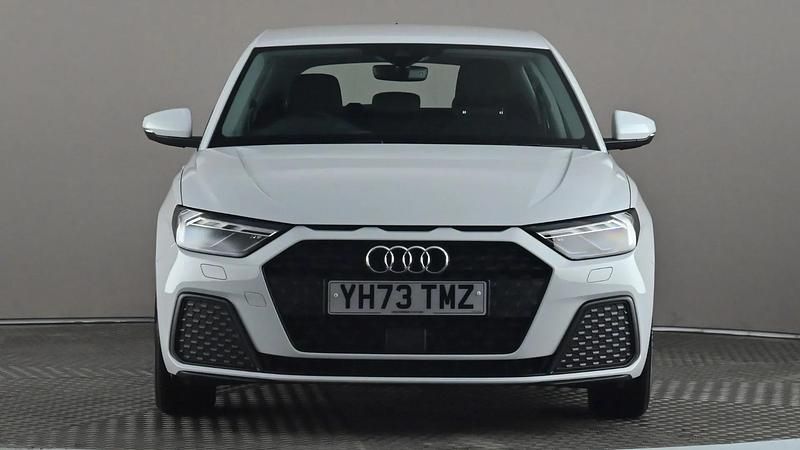 Used Audi A1 Premium 95 HP (69 kW) 2023 White SUV