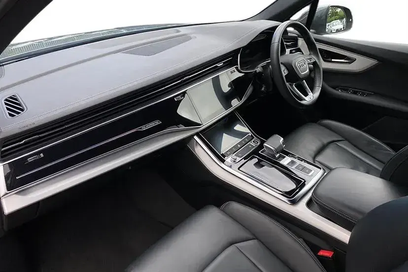 Used Audi Q7 S-Line 286 HP (210 kW) 2023 Grey SUV