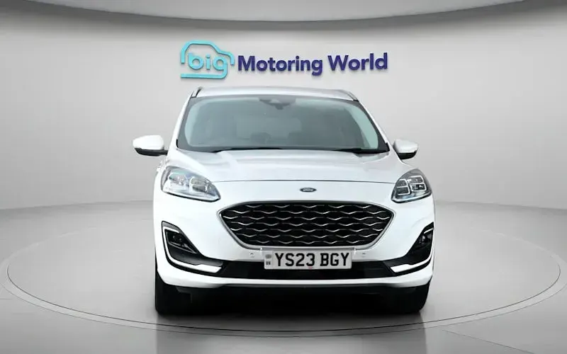 Used Ford Kuga Vignale 225 HP (165 kW) 2023 White SUV