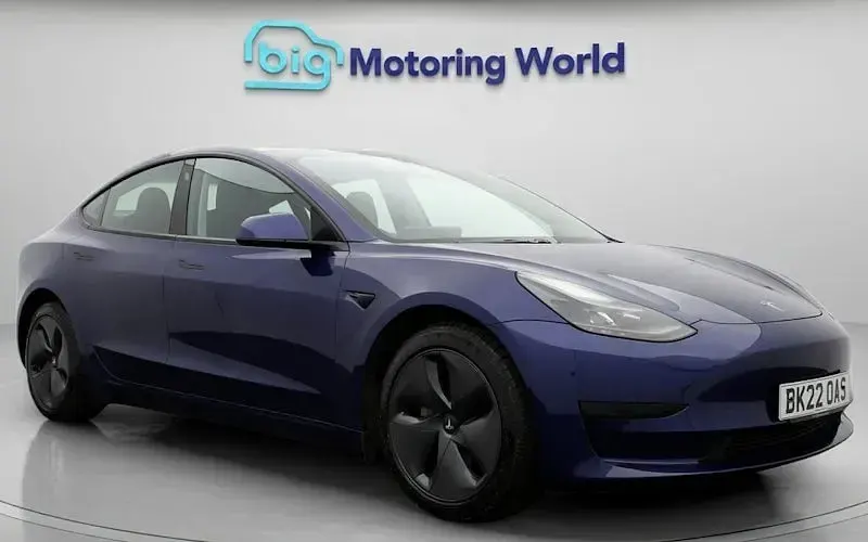 Używany Tesla Model 3 Standard Range 180 kW (245 KM) 2021 Sedan/Limuzyna