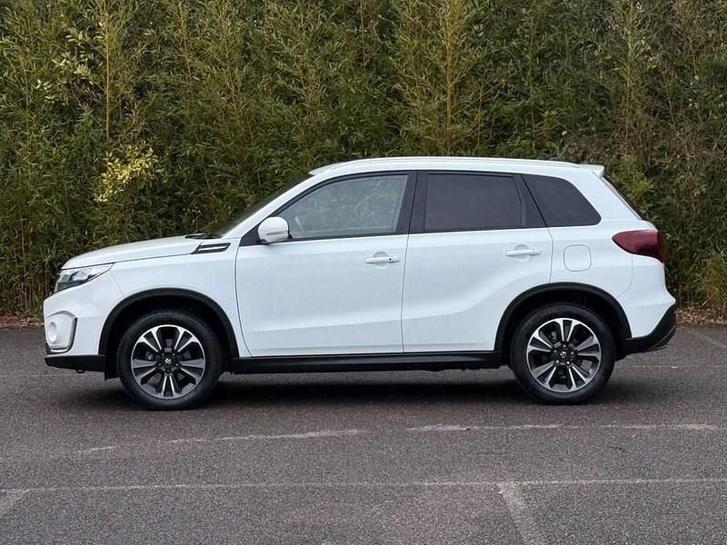 Used Suzuki Vitara SZ5 129 HP (94 kW) 2021 White SUV
