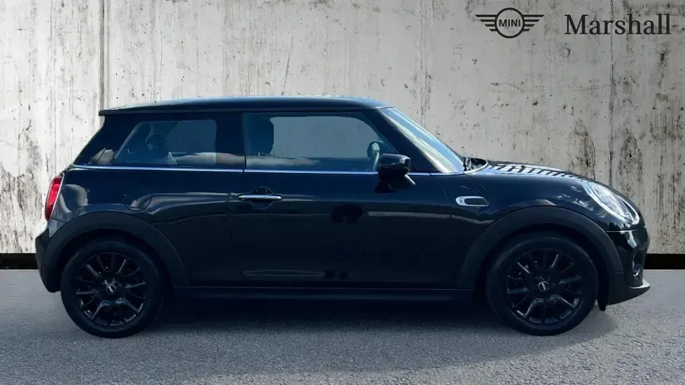 Used Mini ONE Classic 101 HP (74 kW) 2020 Black Hatchback