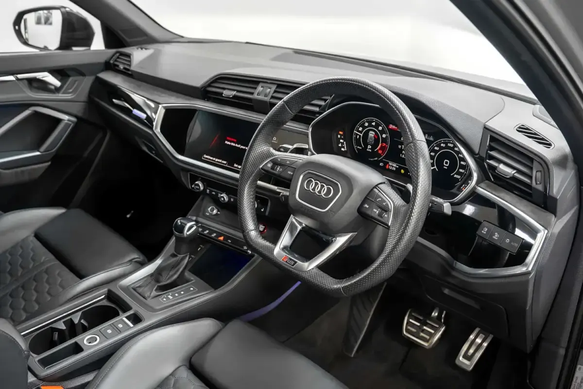 Usado Audi RS Q3 Sport 400 HP (294 kW) 2023 Cinzento SUV