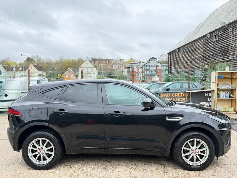 Usado Jaguar E-Pace R-Dynamic 150 HP (110 kW) 2019 Preto SUV