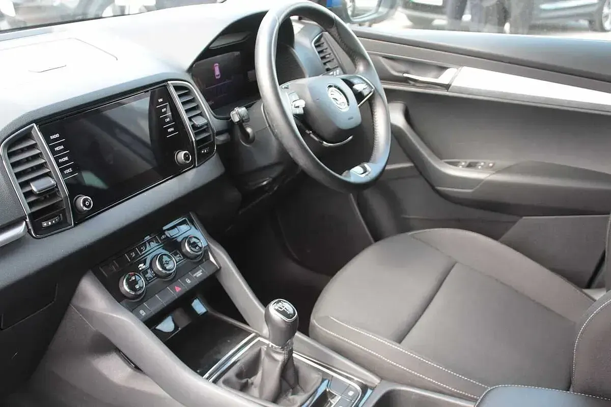 Used Skoda Karoq SE Drive 108 HP (79 kW) 2022 Energy blue SUV